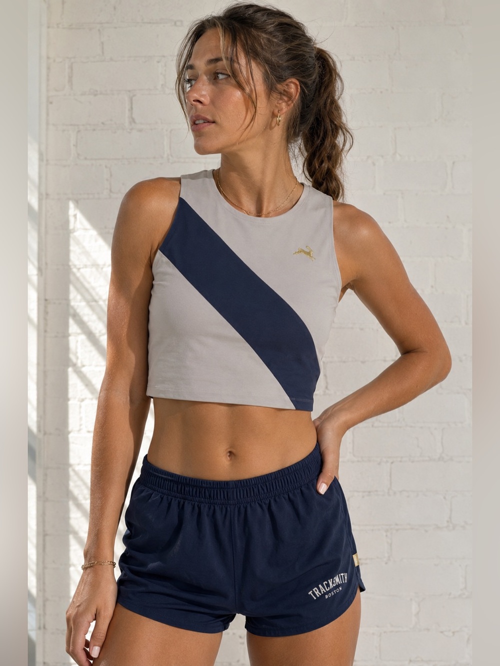 Tracksmith Bell Lap Crop Top Ivory Navy Gold Hare Logo Size Small